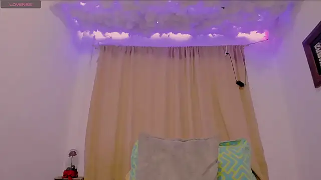 Snapshot of Lauu_G chatting on 03/06/25, 11:31 Lauu G online show from 03/06/25, 11:31