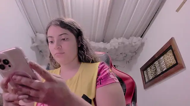 Snapshot of Lauu_G chatting on 09/28/25, 02:39 Lauu G online show from 09/28/25, 02:39