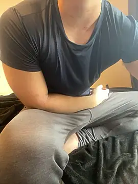 Snapshot of YU-KI00 chatting on 03/18/26, 03:42 YU-KI00 online show from 03/18/26, 03:42