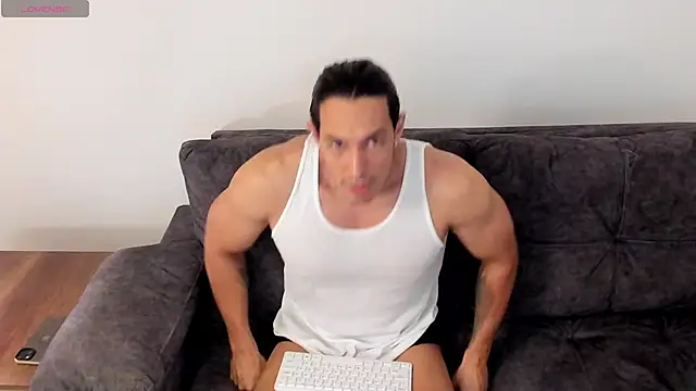 Snapshot of Lorenzoferrec chatting on 04/25/26, 12:13 Lorenzoferrec online show from 04/25/26, 12:13
