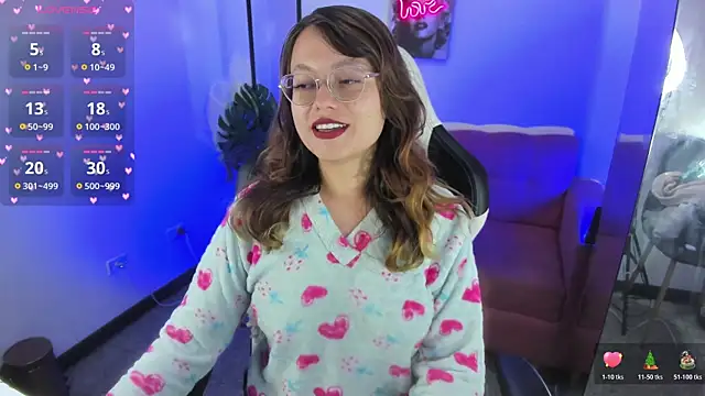 Snapshot of blackberrys_ chatting on 10/19/25, 12:17 blackberrys  online show from 10/19/25, 12:17