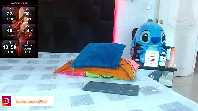 Snapshot of foxhellenxxxx chatting on 09/17/25, 03:03 foxhellenxxxx online show from 09/17/25, 03:03