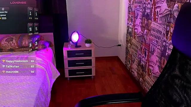 Snapshot of Kari_Lunna chatting on 02/22/25, 09:34 Kari Lunna online show from 02/22/25, 09:34