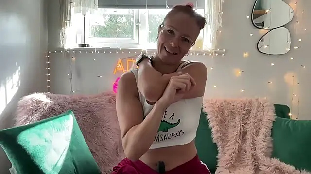 MelodyRoseUk online show from 09/11/25, 10:37