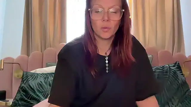 Snapshot of MelodyRoseUk chatting on 03/04/26, 10:43 MelodyRoseUk online show from 03/04/26, 10:43