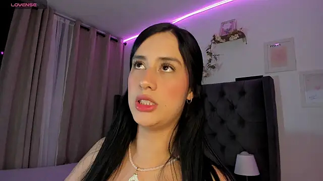 Snapshot of Amiirra_ chatting on 05/16/26, 03:14 Amiirra online show from 05/16/26, 03:14