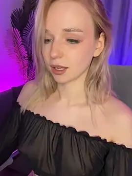 Snapshot of Eva_Millss chatting on 01/17/25, 07:27 Eva Millss online show from 01/17/25, 07:27