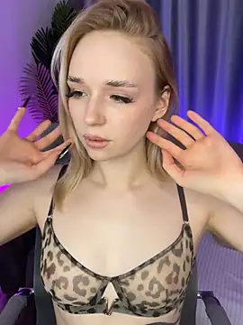 Snapshot of Eva_Millss chatting on 02/06/25, 02:04 Eva Millss online show from 02/06/25, 02:04