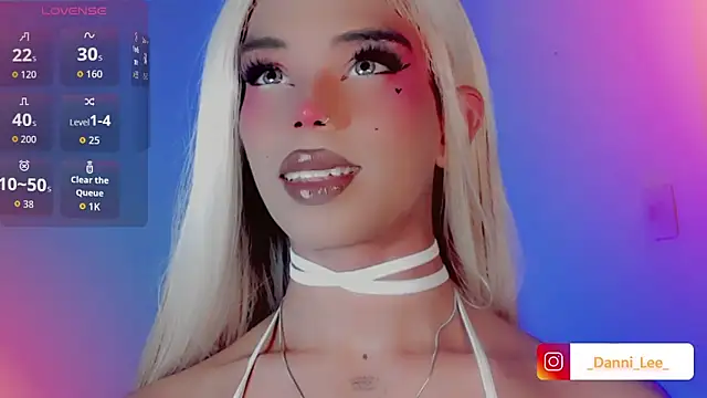 DanniLee  online show from 11/25/25, 10:43