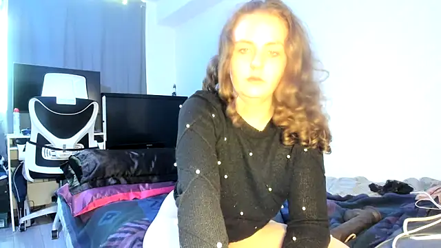 Snapshot of ENGLISHEMILY_69 chatting on 01/24/25, 03:02 ENGLISHEMILY 69 online show from 01/24/25, 03:02
