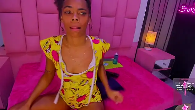 Snapshot of Brithanyslim chatting on 12/20/24, 10:54 Brithanyslim online show from 12/20/24, 10:54