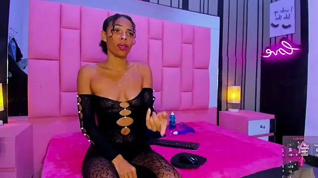 Snapshot of Brithanyslim chatting on 12/27/24, 08:07 Brithanyslim online show from 12/27/24, 08:07