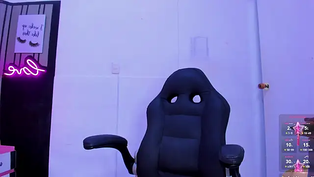 Snapshot of Brithanyslim chatting on 12/27/24, 11:10 Brithanyslim online show from 12/27/24, 11:10