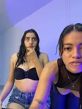 Snapshot of EmySofia chatting on 10/21/25, 02:34 EmySofia online show from 10/21/25, 02:34