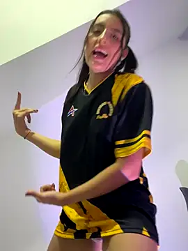 Snapshot of EmySofia chatting on 10/28/25, 02:59 EmySofia online show from 10/28/25, 02:59