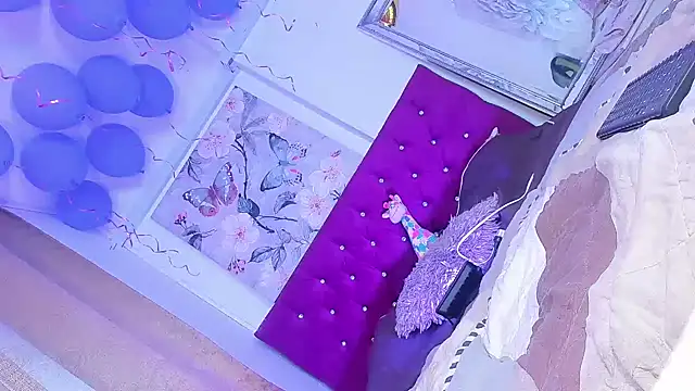 Snapshot of thifanny_black chatting on 12/18/24, 05:26 thifanny black online show from 12/18/24, 05:26