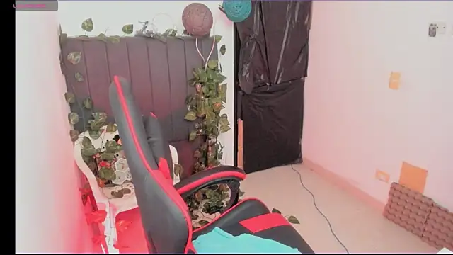 Snapshot of odelei chatting on 04/14/26, 07:36 odelei online show from 04/14/26, 07:36