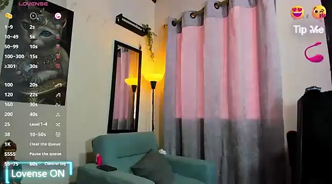 Snapshot of sabrina_clementss chatting on 01/17/25, 07:49 sabrina clementss online show from 01/17/25, 07:49