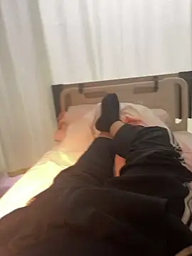 Snapshot of sakuto07 chatting on 11/28/25, 12:19 sakuto07 online show from 11/28/25, 12:19