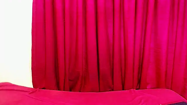 Snapshot of xSpicyQueen8x chatting on 12/18/24, 07:41 xSpicyQueen8x online show from 12/18/24, 07:41