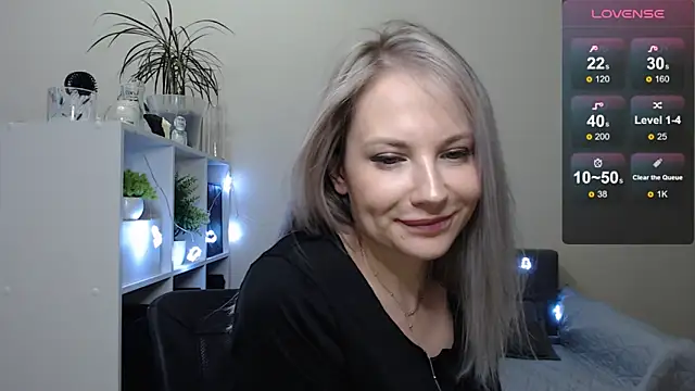 Snapshot of Sunny_bunny6 chatting on 12/16/24, 09:57 Sunny bunny6 online show from 12/16/24, 09:57