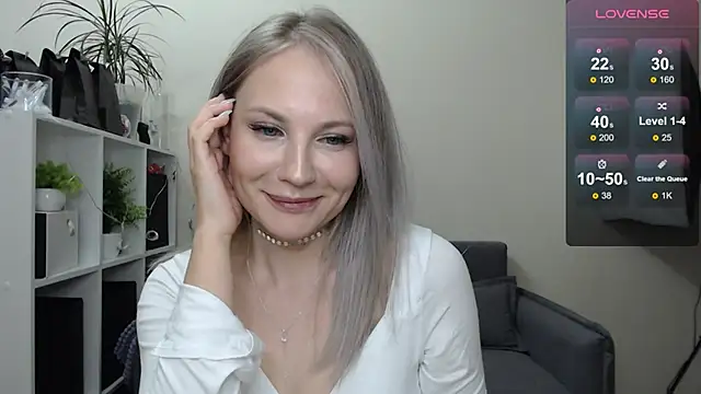 Snapshot of Sunny_bunny6 chatting on 12/28/24, 02:53 Sunny bunny6 online show from 12/28/24, 02:53