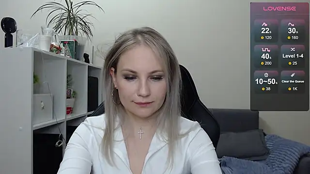 Snapshot of Sunny_bunny6 chatting on 01/26/25, 10:35 Sunny bunny6 online show from 01/26/25, 10:35