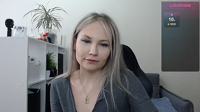 Snapshot of Sunny_bunny6 chatting on 03/03/25, 06:15 Sunny bunny6 online show from 03/03/25, 06:15