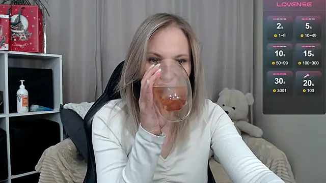 Snapshot of Sunny_bunny6 chatting on 01/06/26, 01:26 Sunny bunny6 online show from 01/06/26, 01:26