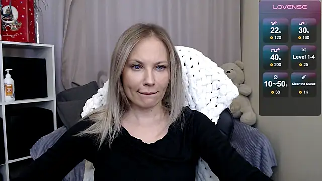 Snapshot of Sunny_bunny6 chatting on 02/03/26, 11:48 Sunny bunny6 online show from 02/03/26, 11:48