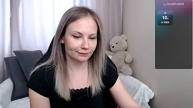 Snapshot of Sunny_bunny6 chatting on 02/19/26, 05:25 Sunny bunny6 online show from 02/19/26, 05:25