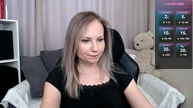 Snapshot of Sunny_bunny6 chatting on 02/20/26, 03:36 Sunny bunny6 online show from 02/20/26, 03:36