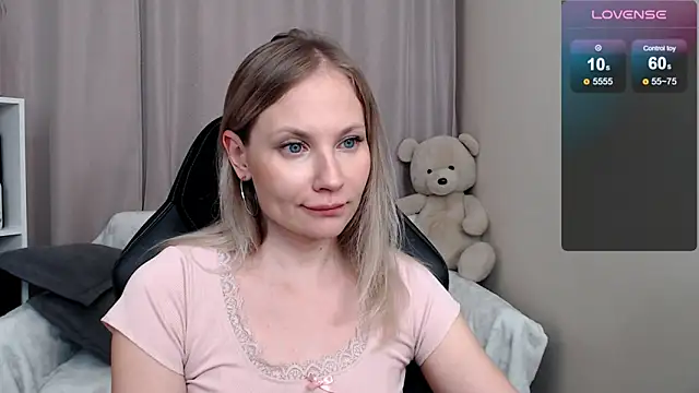 Snapshot of Sunny_bunny6 chatting on 02/26/26, 04:06 Sunny bunny6 online show from 02/26/26, 04:06