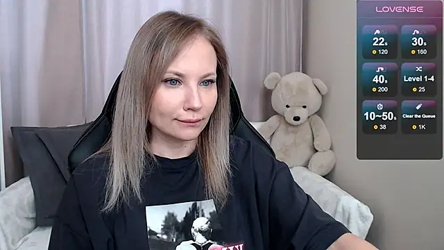 Snapshot of Sunny_bunny6 chatting on 03/02/26, 04:14 Sunny bunny6 online show from 03/02/26, 04:14