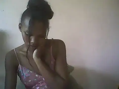 Snapshot of Antsoalie chatting on 01/08/25, 06:31 Antsoalie online show from 01/08/25, 06:31