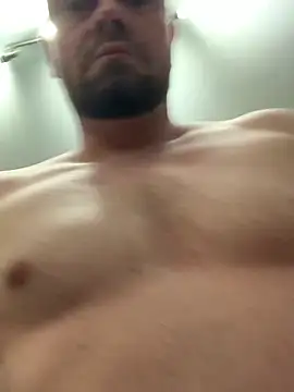 Snapshot of mikaaaaase chatting on 02/10/25, 03:35 mikaaaaase online show from 02/10/25, 03:35