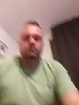 Snapshot of mikaaaaase chatting on 10/04/25, 12:52 mikaaaaase online show from 10/04/25, 12:52