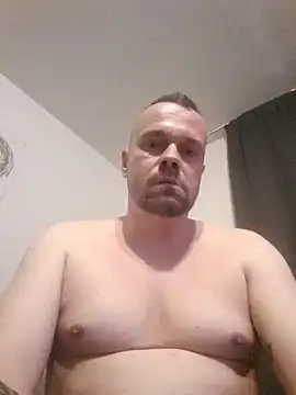 Snapshot of mikaaaaase chatting on 02/21/26, 12:33 mikaaaaase online show from 02/21/26, 12:33