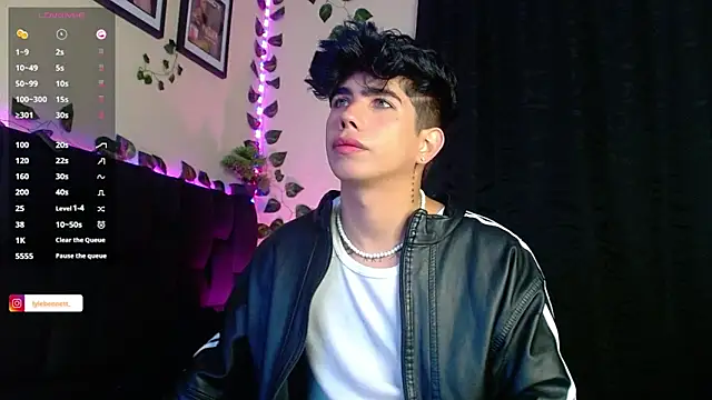 LyleBennett  online show from 01/23/25, 10:22