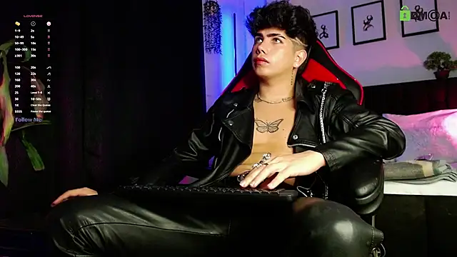 Snapshot of LyleBennett_ chatting on 03/12/26, 12:11 LyleBennett online show from 03/12/26, 12:11