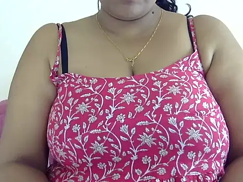 Riya riyaa online show from 11/08/25, 02:34