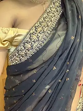 Snapshot of Doodhwaali chatting on 01/21/25, 06:45 Doodhwaali online show from 01/21/25, 06:45