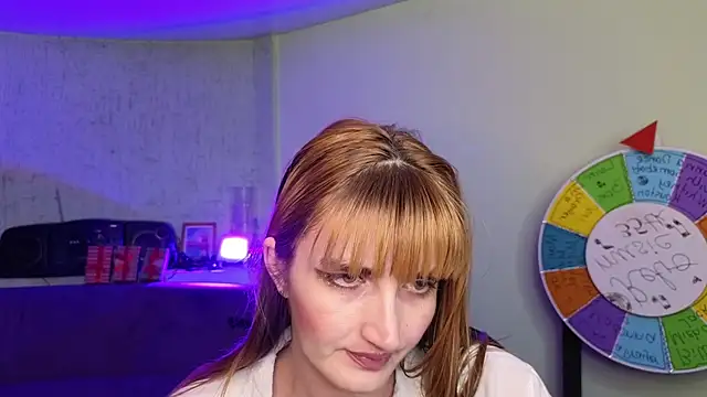 Nika Kitten online show from 02/11/25, 08:31