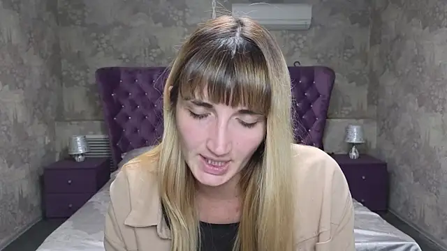 Nika Kitten online show from 10/08/25, 07:00