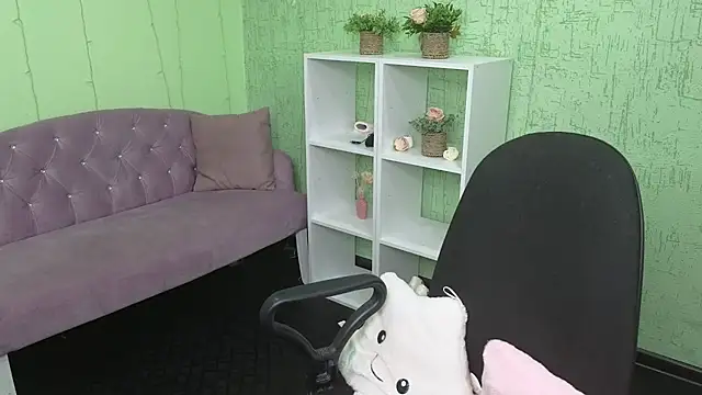 Nika Kitten online show from 10/31/25, 11:22