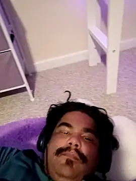 Snapshot of Brickstash chatting on 09/10/25, 04:56 Brickstash online show from 09/10/25, 04:56