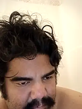 Snapshot of Brickstash chatting on 12/04/25, 01:31 Brickstash online show from 12/04/25, 01:31