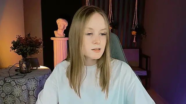 VivienLeeigh online show from 12/25/24, 01:19