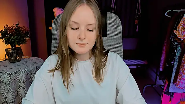 VivienLeeigh online show from 01/10/25, 01:09