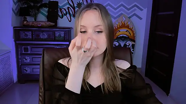 VivienLeeigh online show from 03/12/25, 07:28